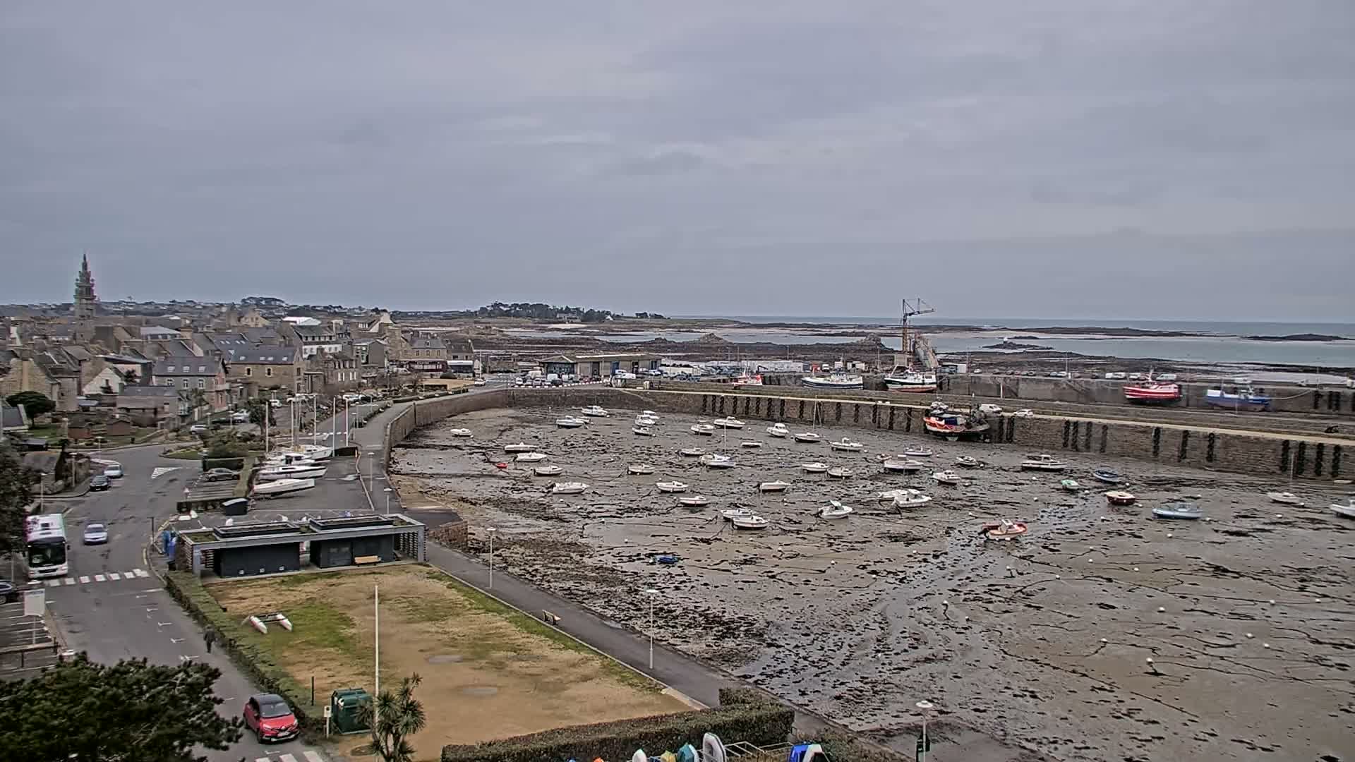 Roscoff City Port & Beach Live Cam - Morlaix, Finistère, Bretagne, France