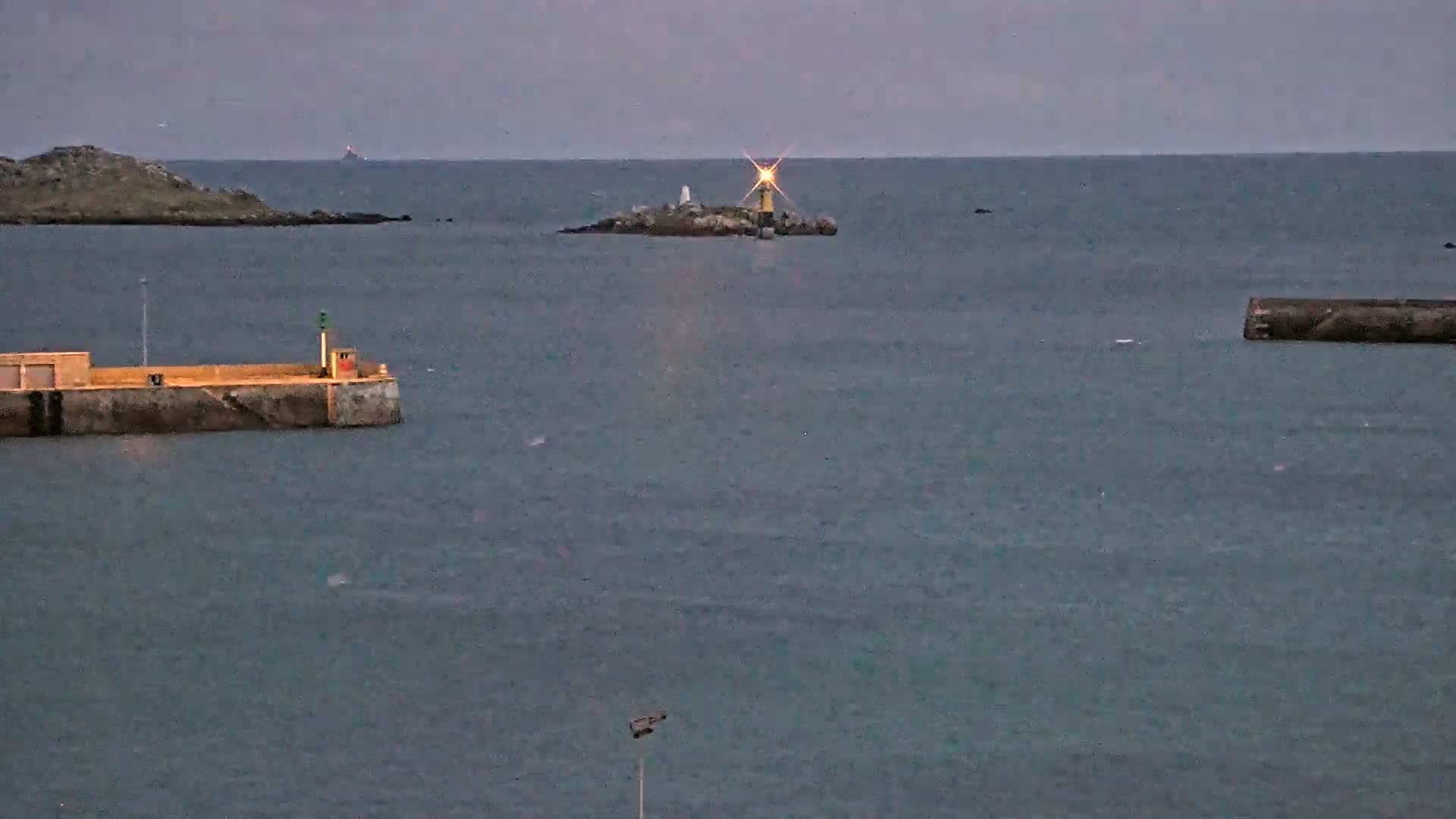 Roscoff City Port & Beach Live Cam - Morlaix, Finistère, Bretagne, France