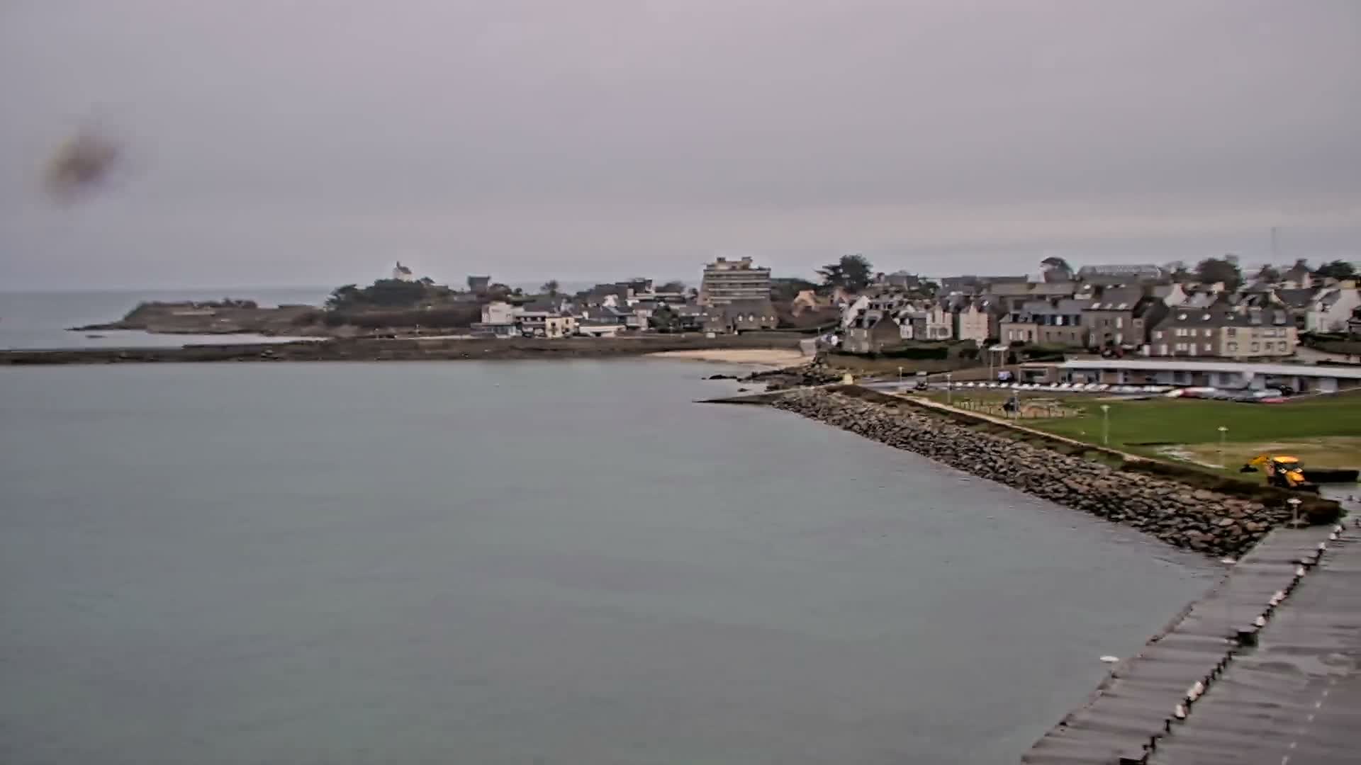 Roscoff City Port & Beach Live Cam - Morlaix, Finistère, Bretagne, France