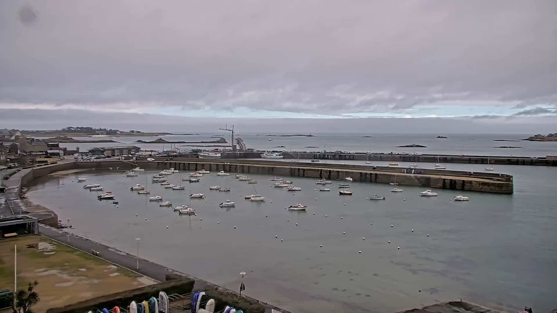 Roscoff City Port & Beach Live Cam - Morlaix, Finistère, Bretagne, France
