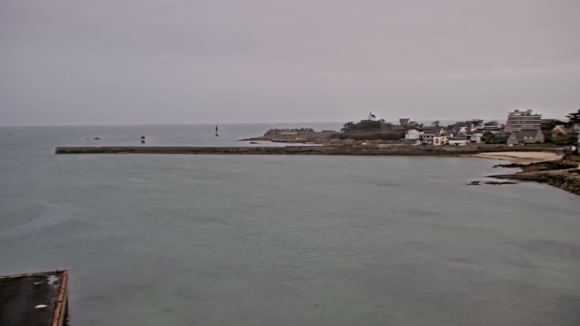 Roscoff City Port & Beach Live Cam - Morlaix, Finistère, Bretagne, France