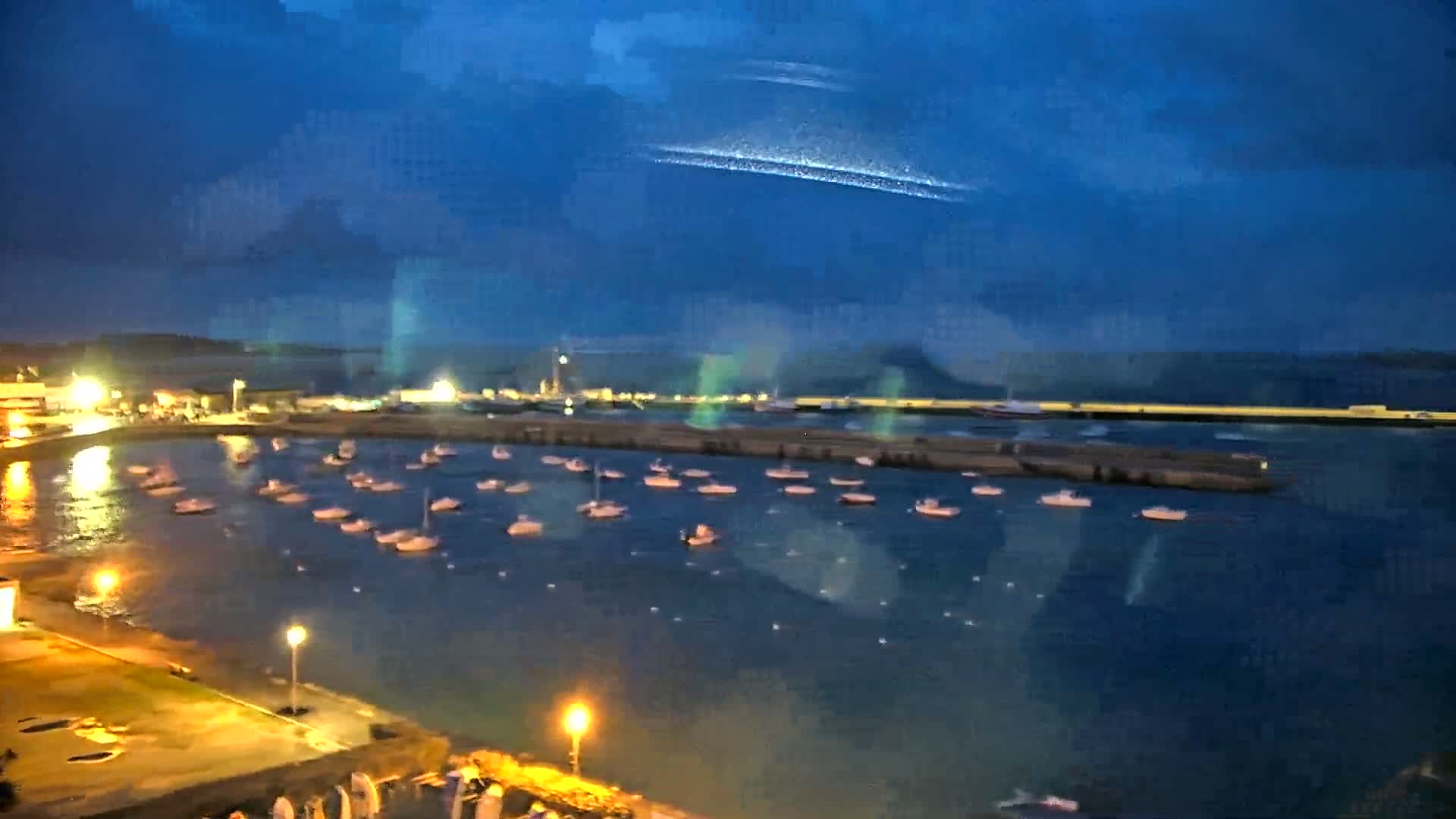 Roscoff City Port & Beach Live Cam - Morlaix, Finistère, Bretagne, France