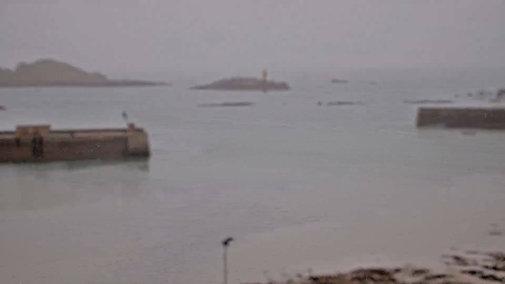 Roscoff City Port & Beach Live Cam - Morlaix, Finistère, Bretagne, France