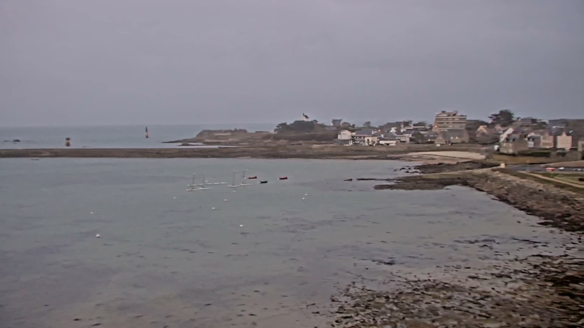 Roscoff City Port & Beach Live Cam - Morlaix, Finistère, Bretagne, France