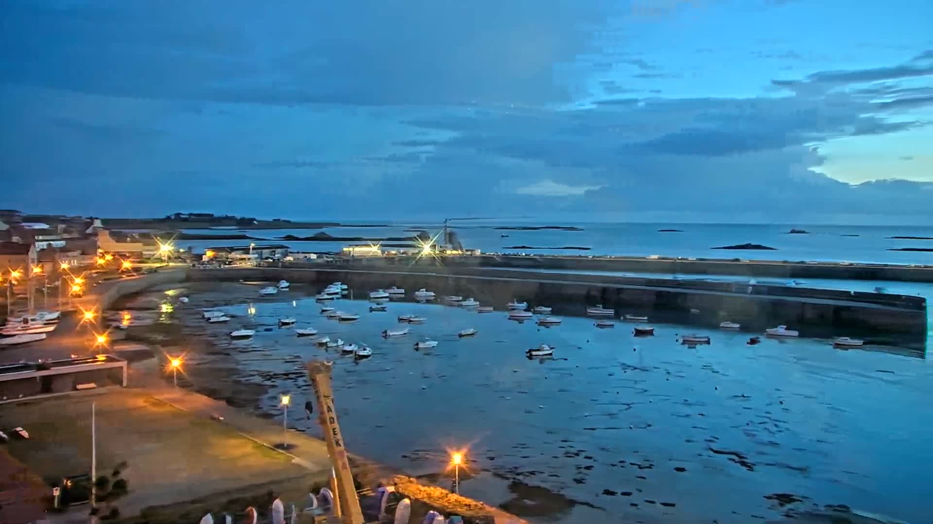 Roscoff City Port & Beach Live Cam - Morlaix, Finistère, Bretagne, France