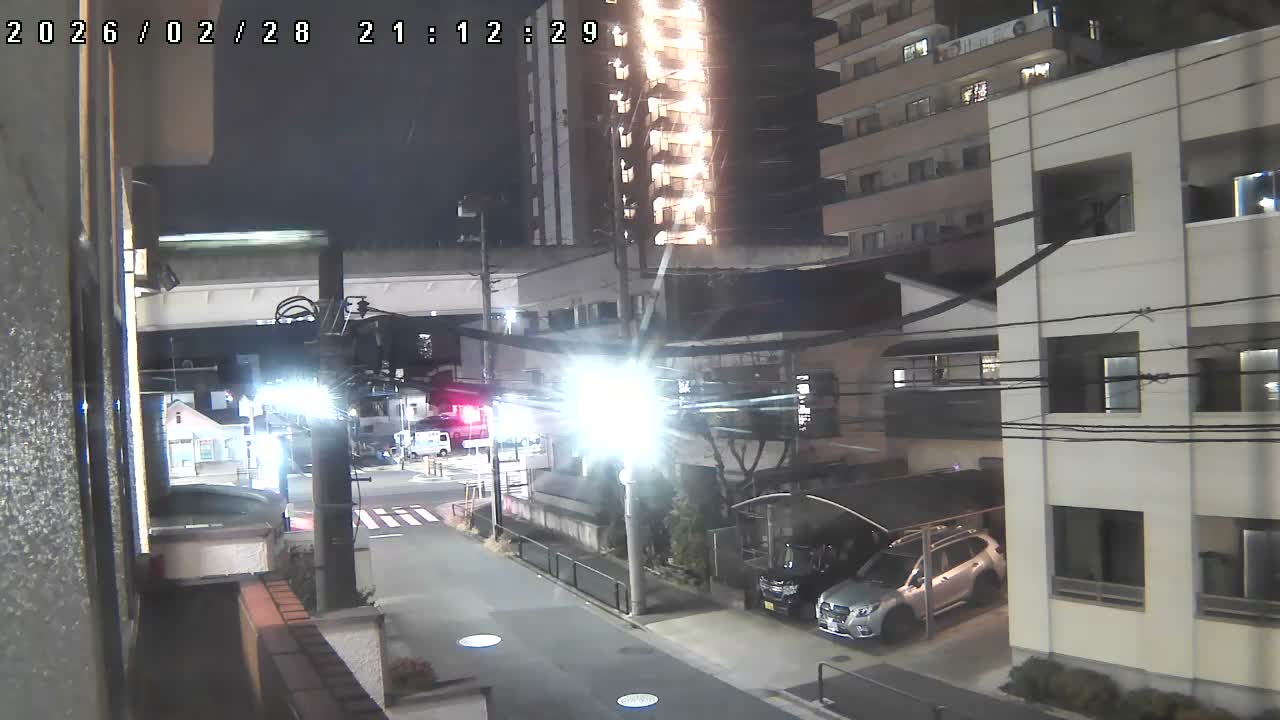 Tokyo, Yazaike, Ogubashi-Dori Avenue / Yazaike 3  Intersection & Nippori Toneri Liner 3. km Viaduct towrads South  ( 東京・谷在家・尾久橋通り / 谷在家3交差点＆日暮里舎人ライナー高架橋 ) Live Cam -  1 Chome, Yazaike, Adachi-ku, Tokyo, Kanto, Honshu, Japan