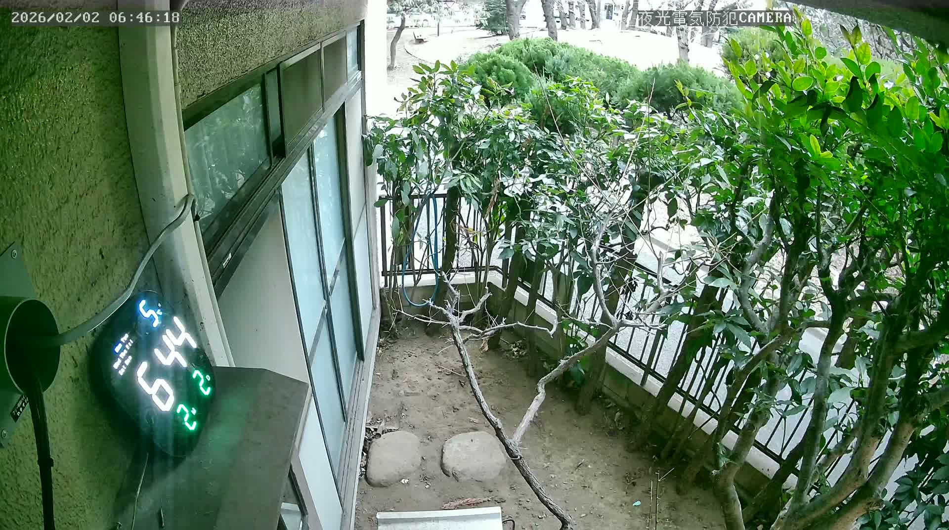 Tokyo, Yazaike, Adachi Kuritsu Midamae Park from Indoor ( 東京・谷在家・足立区立御大前公園東方向 ) Live Cam - 1 Chome, Yazaike, Adachi-ku, Tokyo, Kanto, Honshu, Japan