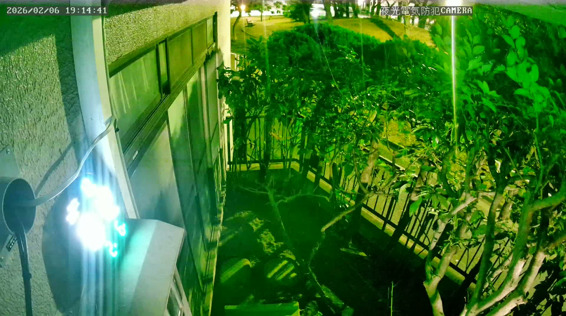 Tokyo, Yazaike, Adachi Kuritsu Midamae Park from Indoor ( 東京・谷在家・足立区立御大前公園東方向 ) Live Cam - 1 Chome, Yazaike, Adachi-ku, Tokyo, Kanto, Honshu, Japan