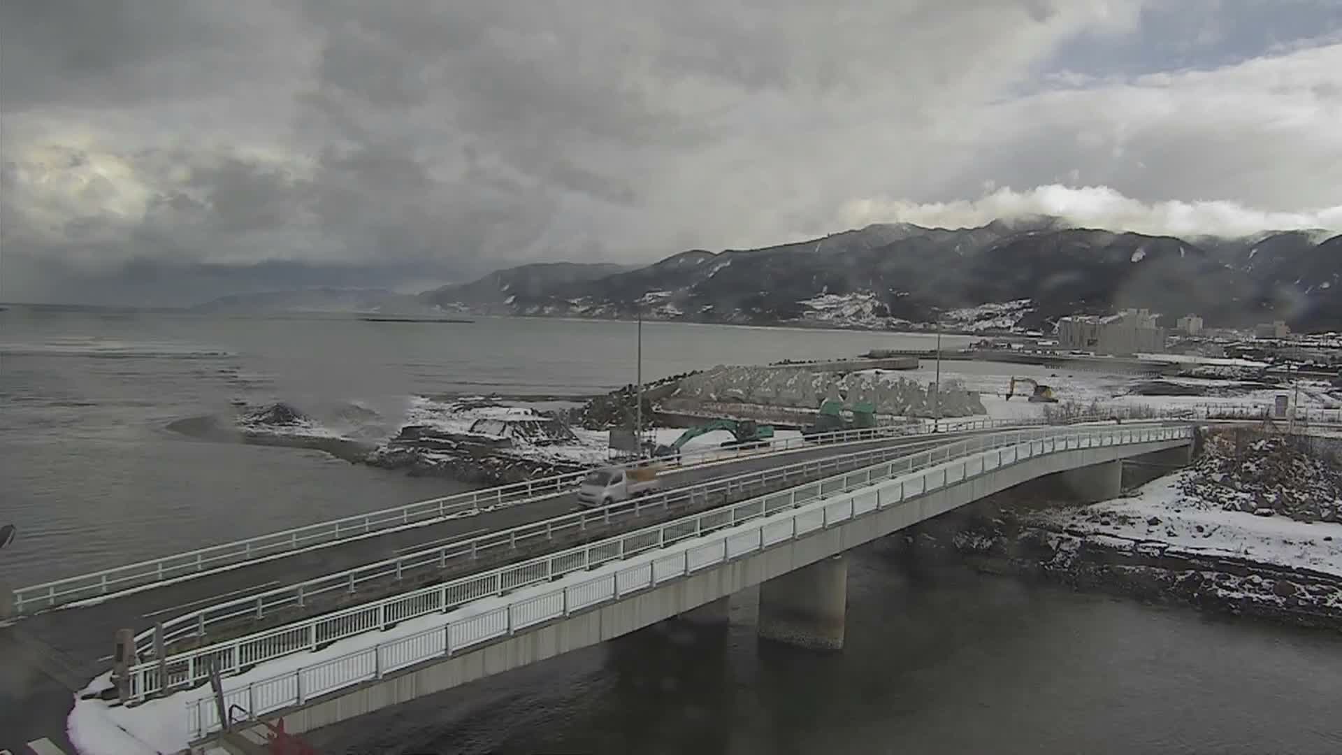 Ishikawa, Wajima City towards South&East View & Kawaharata River ( 石川県輪島市、南側の景色と川原田川方面 ) PTZ Live Cam  - Shimomachi, Fugeshimachi, Wajima, Ishikawa, Chūbu, Honshu, Japan