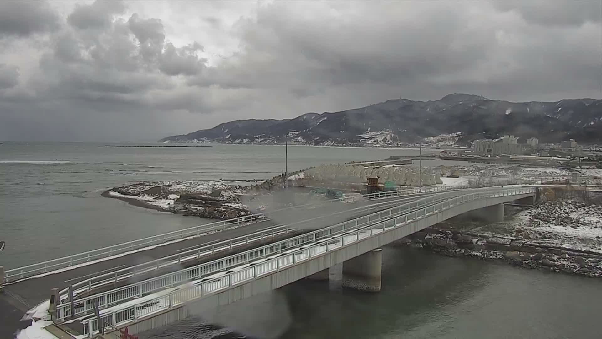 Ishikawa, Wajima City towards South&East View & Kawaharata River ( 石川県輪島市、南側の景色と川原田川方面 ) PTZ Live Cam  - Shimomachi, Fugeshimachi, Wajima, Ishikawa, Chūbu, Honshu, Japan