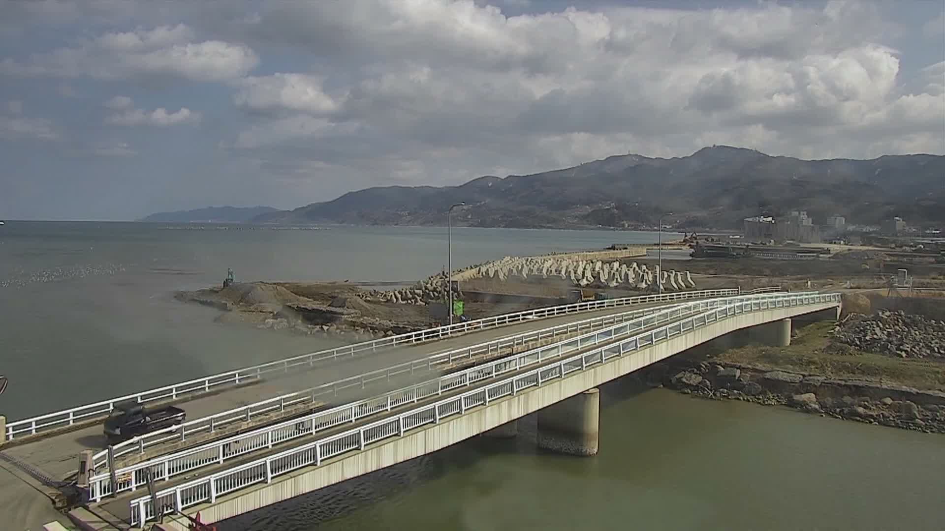 Ishikawa, Wajima City towards South&East View & Kawaharata River ( 石川県輪島市、南側の景色と川原田川方面 ) PTZ Live Cam  - Shimomachi, Fugeshimachi, Wajima, Ishikawa, Chūbu, Honshu, Japan