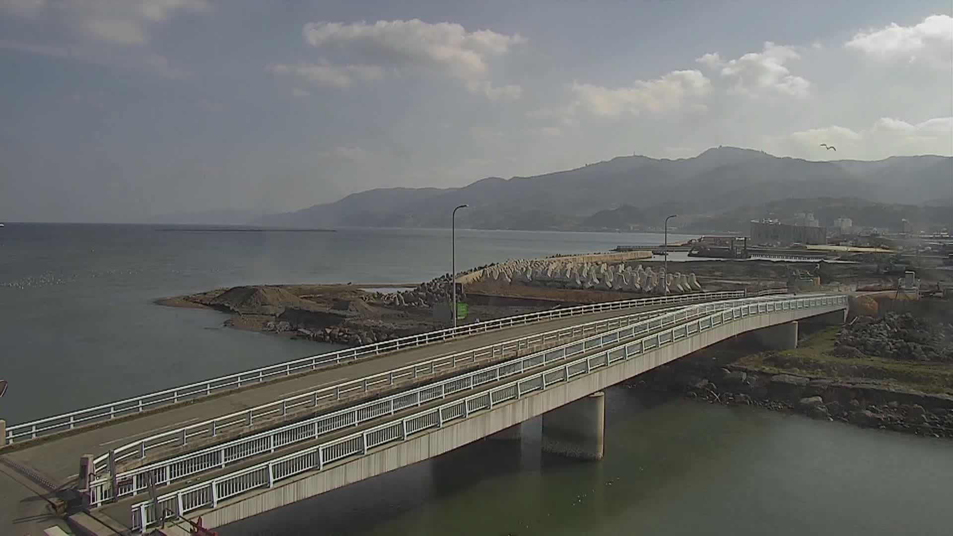 Ishikawa, Wajima City towards South&East View & Kawaharata River ( 石川県輪島市、南側の景色と川原田川方面 ) PTZ Live Cam  - Shimomachi, Fugeshimachi, Wajima, Ishikawa, Chūbu, Honshu, Japan