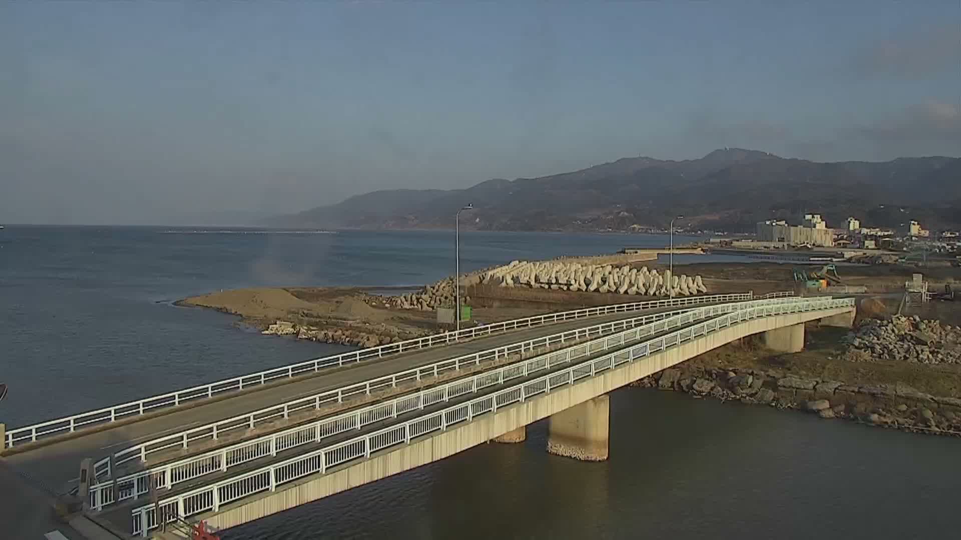 Ishikawa, Wajima City towards South&East View & Kawaharata River ( 石川県輪島市、南側の景色と川原田川方面 ) PTZ Live Cam  - Shimomachi, Fugeshimachi, Wajima, Ishikawa, Chūbu, Honshu, Japan