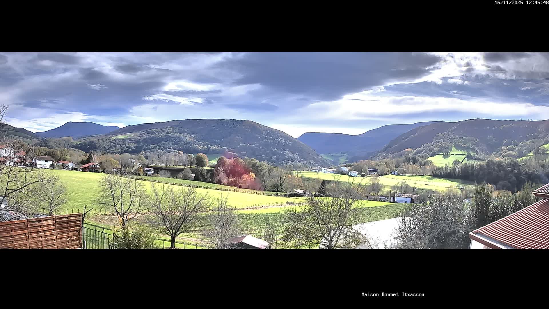 Itxassou Village Live Cam - Bayonne, Pyrénées-Atlantiques, Nouvelle-Aquitaine, France