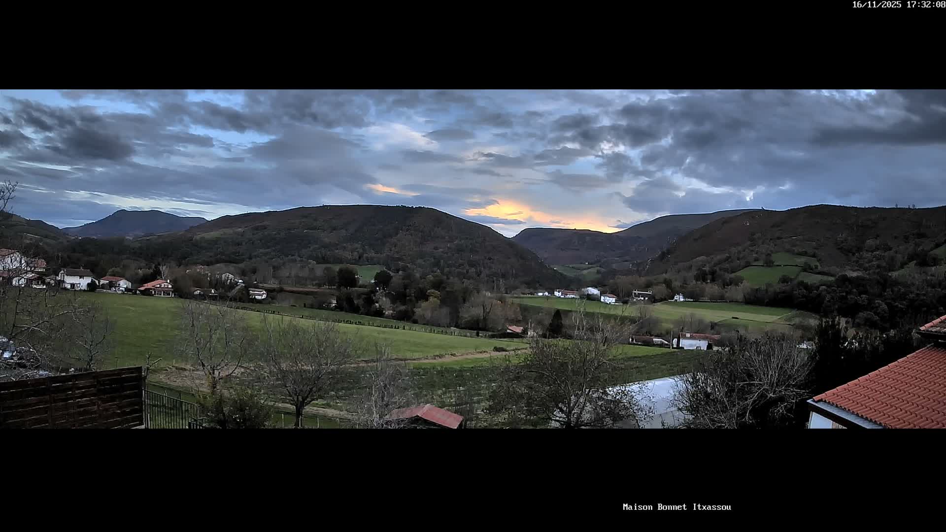 Itxassou Village Live Cam - Bayonne, Pyrénées-Atlantiques, Nouvelle-Aquitaine, France