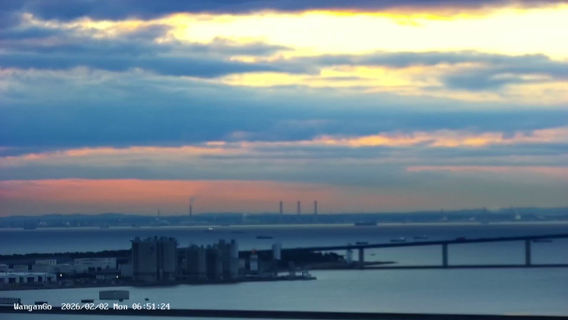 Tokyo,  Surround from Chuo-ku ,Disneyland ,Bridges, Airportes, Tokyo Bay, Industriy Areas, Seaports, Sycrapers   ( 東京周辺、ディズニーランド、橋、空港、東京湾、工業地帯、港、シクラメン、周辺 )  Surround PTZ  Live Cam - 1 Chome, Ariake, Koto-ku, Tokyo, Kantō, Honshu, Japan