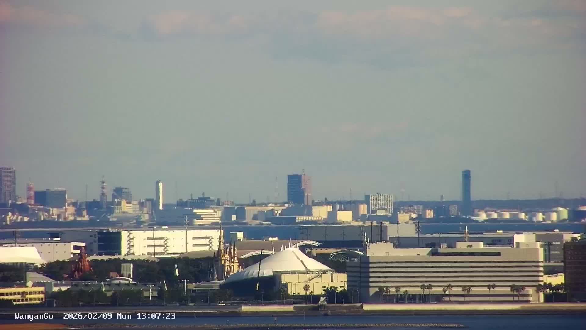 Tokyo,  Surround from Chuo-ku ,Disneyland ,Bridges, Airportes, Tokyo Bay, Industriy Areas, Seaports, Sycrapers   ( 東京周辺、ディズニーランド、橋、空港、東京湾、工業地帯、港、シクラメン、周辺 )  Surround PTZ  Live Cam - 1 Chome, Ariake, Koto-ku, Tokyo, Kantō, Honshu, Japan