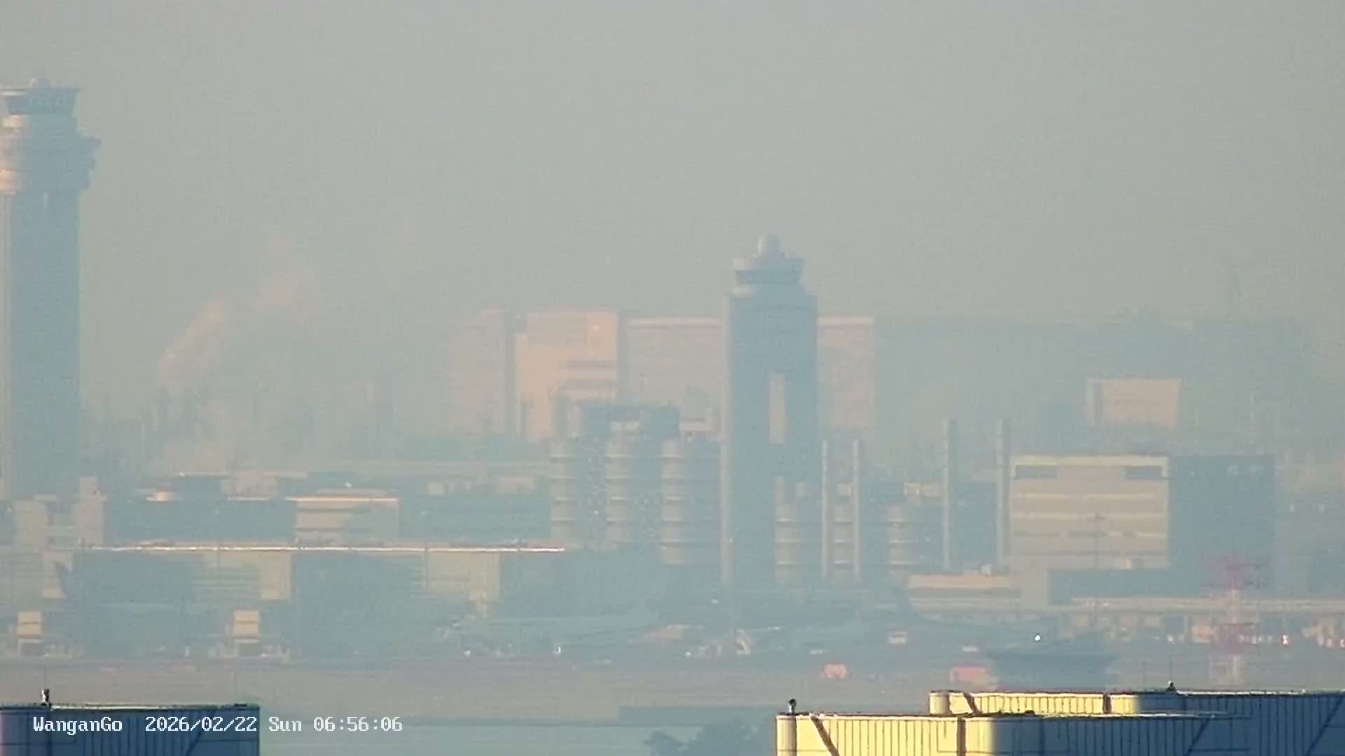 Tokyo,  Surround from Chuo-ku ,Disneyland ,Bridges, Airportes, Tokyo Bay, Industriy Areas, Seaports, Sycrapers   ( 東京周辺、ディズニーランド、橋、空港、東京湾、工業地帯、港、シクラメン、周辺 )  Surround PTZ  Live Cam - 1 Chome, Ariake, Koto-ku, Tokyo, Kantō, Honshu, Japan