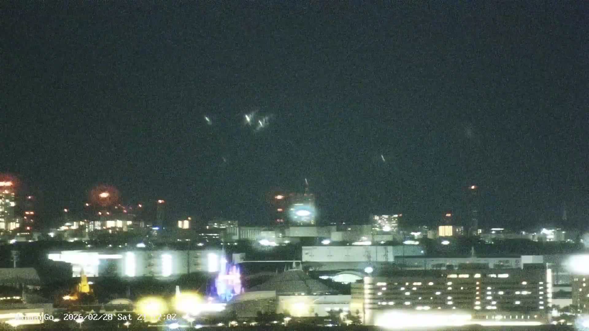 Tokyo,  Surround from Chuo-ku ,Disneyland ,Bridges, Airportes, Tokyo Bay, Industriy Areas, Seaports, Sycrapers   ( 東京周辺、ディズニーランド、橋、空港、東京湾、工業地帯、港、シクラメン、周辺 )  Surround PTZ  Live Cam - 1 Chome, Ariake, Koto-ku, Tokyo, Kantō, Honshu, Japan