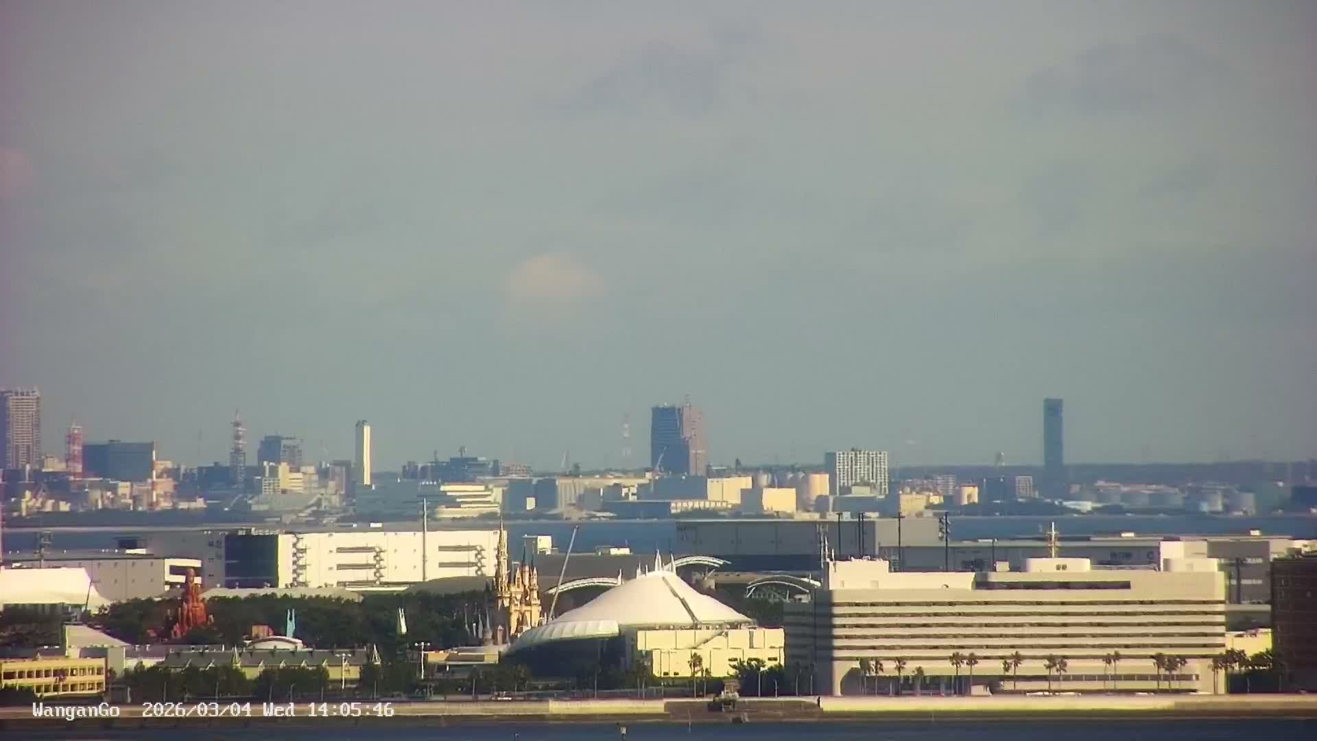Tokyo,  Surround from Chuo-ku ,Disneyland ,Bridges, Airportes, Tokyo Bay, Industriy Areas, Seaports, Sycrapers   ( 東京周辺、ディズニーランド、橋、空港、東京湾、工業地帯、港、シクラメン、周辺 )  Surround PTZ  Live Cam - 1 Chome, Ariake, Koto-ku, Tokyo, Kantō, Honshu, Japan