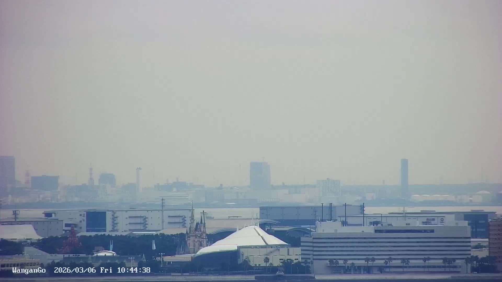 Tokyo,  Surround from Chuo-ku ,Disneyland ,Bridges, Airportes, Tokyo Bay, Industriy Areas, Seaports, Sycrapers   ( 東京周辺、ディズニーランド、橋、空港、東京湾、工業地帯、港、シクラメン、周辺 )  Surround PTZ  Live Cam - 1 Chome, Ariake, Koto-ku, Tokyo, Kantō, Honshu, Japan