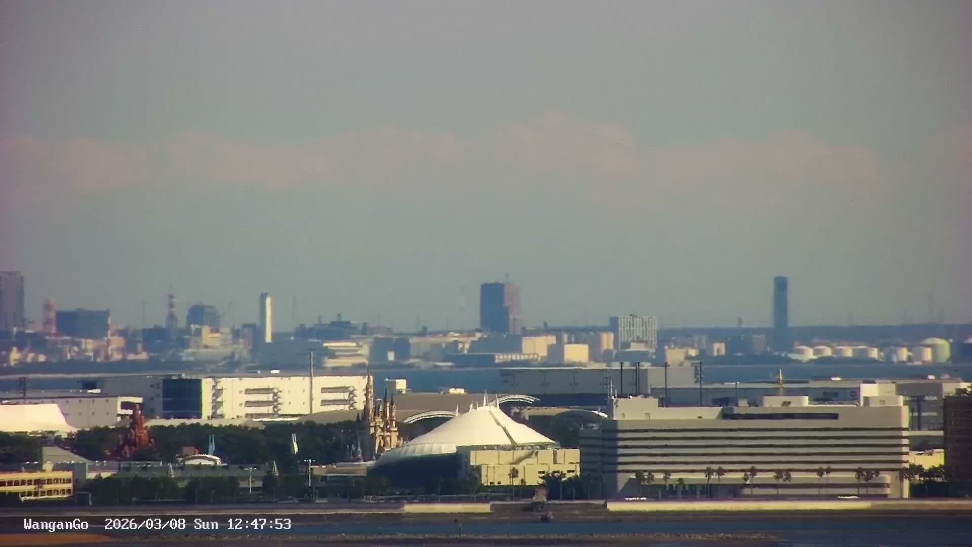 Tokyo,  Surround from Chuo-ku ,Disneyland ,Bridges, Airportes, Tokyo Bay, Industriy Areas, Seaports, Sycrapers   ( 東京周辺、ディズニーランド、橋、空港、東京湾、工業地帯、港、シクラメン、周辺 )  Surround PTZ  Live Cam - 1 Chome, Ariake, Koto-ku, Tokyo, Kantō, Honshu, Japan