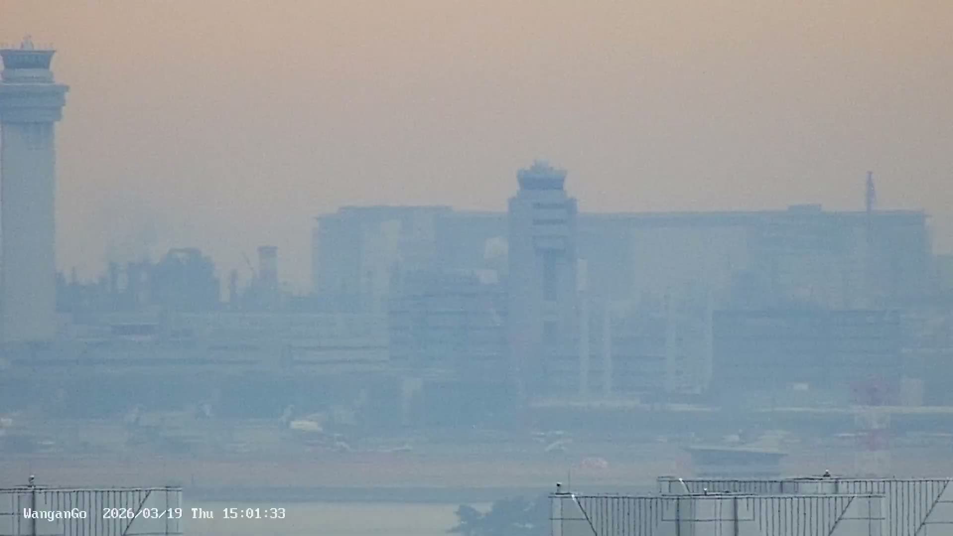 Tokyo,  Surround from Chuo-ku ,Disneyland ,Bridges, Airportes, Tokyo Bay, Industriy Areas, Seaports, Sycrapers   ( 東京周辺、ディズニーランド、橋、空港、東京湾、工業地帯、港、シクラメン、周辺 )  Surround PTZ  Live Cam - 1 Chome, Ariake, Koto-ku, Tokyo, Kantō, Honshu, Japan
