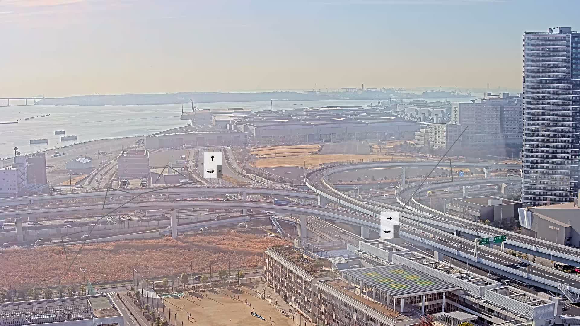 Tokyo, Shuto Expressway Route B  Shinonome Junction & Ariake Neighborhood ( 東京都・首都高速B号線 東雲ジャンクション・有明付近 ) Live Cam - 1 Chome, Ariake, Koto-ku, Tokyo, Kantō, Honshu, Japan