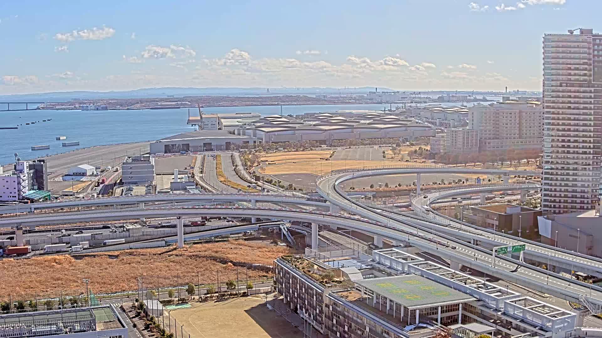 Tokyo, Shuto Expressway Route B  Shinonome Junction & Ariake Neighborhood ( 東京都・首都高速B号線 東雲ジャンクション・有明付近 ) Live Cam - 1 Chome, Ariake, Koto-ku, Tokyo, Kantō, Honshu, Japan