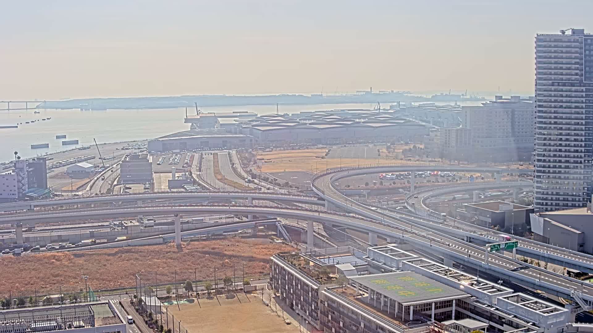 Tokyo, Shuto Expressway Route B  Shinonome Junction & Ariake Neighborhood ( 東京都・首都高速B号線 東雲ジャンクション・有明付近 ) Live Cam - 1 Chome, Ariake, Koto-ku, Tokyo, Kantō, Honshu, Japan