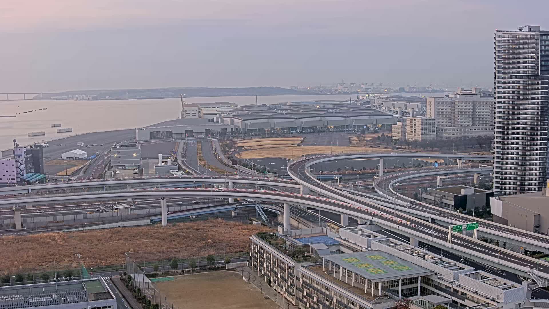 Tokyo, Shuto Expressway Route B  Shinonome Junction & Ariake Neighborhood ( 東京都・首都高速B号線 東雲ジャンクション・有明付近 ) Live Cam - 1 Chome, Ariake, Koto-ku, Tokyo, Kantō, Honshu, Japan