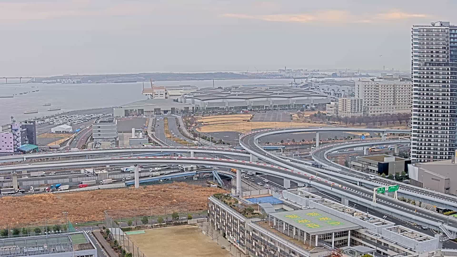 Tokyo, Shuto Expressway Route B  Shinonome Junction & Ariake Neighborhood ( 東京都・首都高速B号線 東雲ジャンクション・有明付近 ) Live Cam - 1 Chome, Ariake, Koto-ku, Tokyo, Kantō, Honshu, Japan