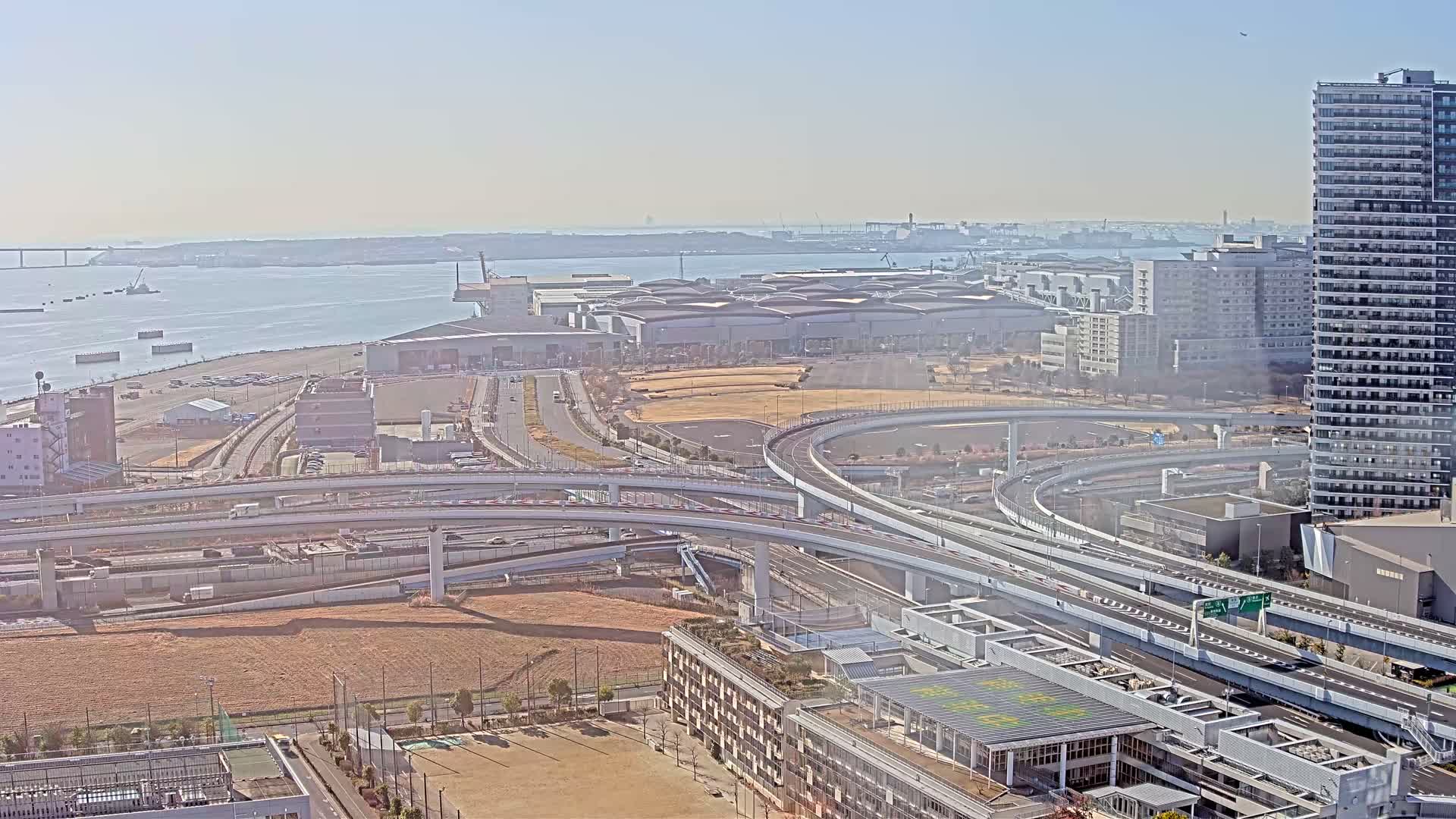 Tokyo, Shuto Expressway Route B  Shinonome Junction & Ariake Neighborhood ( 東京都・首都高速B号線 東雲ジャンクション・有明付近 ) Live Cam - 1 Chome, Ariake, Koto-ku, Tokyo, Kantō, Honshu, Japan