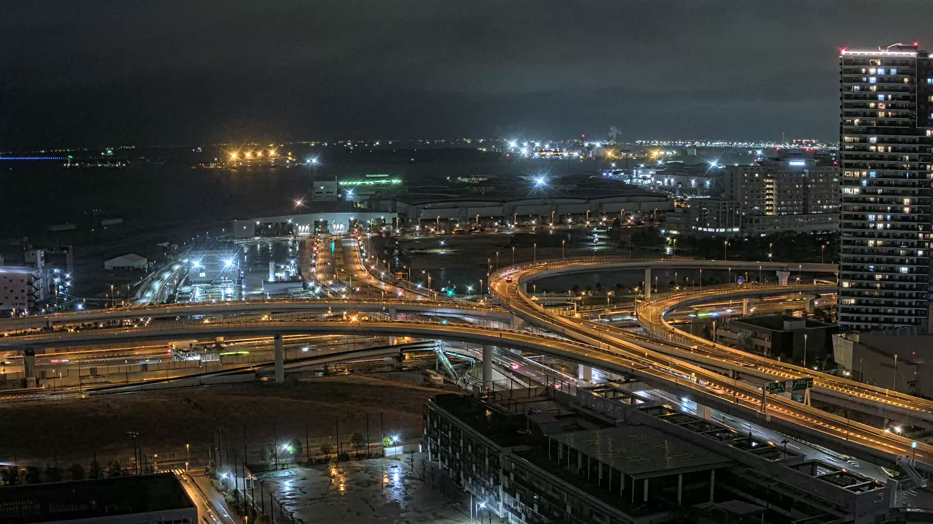 Tokyo, Shuto Expressway Route B  Shinonome Junction & Ariake Neighborhood ( 東京都・首都高速B号線 東雲ジャンクション・有明付近 ) Live Cam - 1 Chome, Ariake, Koto-ku, Tokyo, Kantō, Honshu, Japan