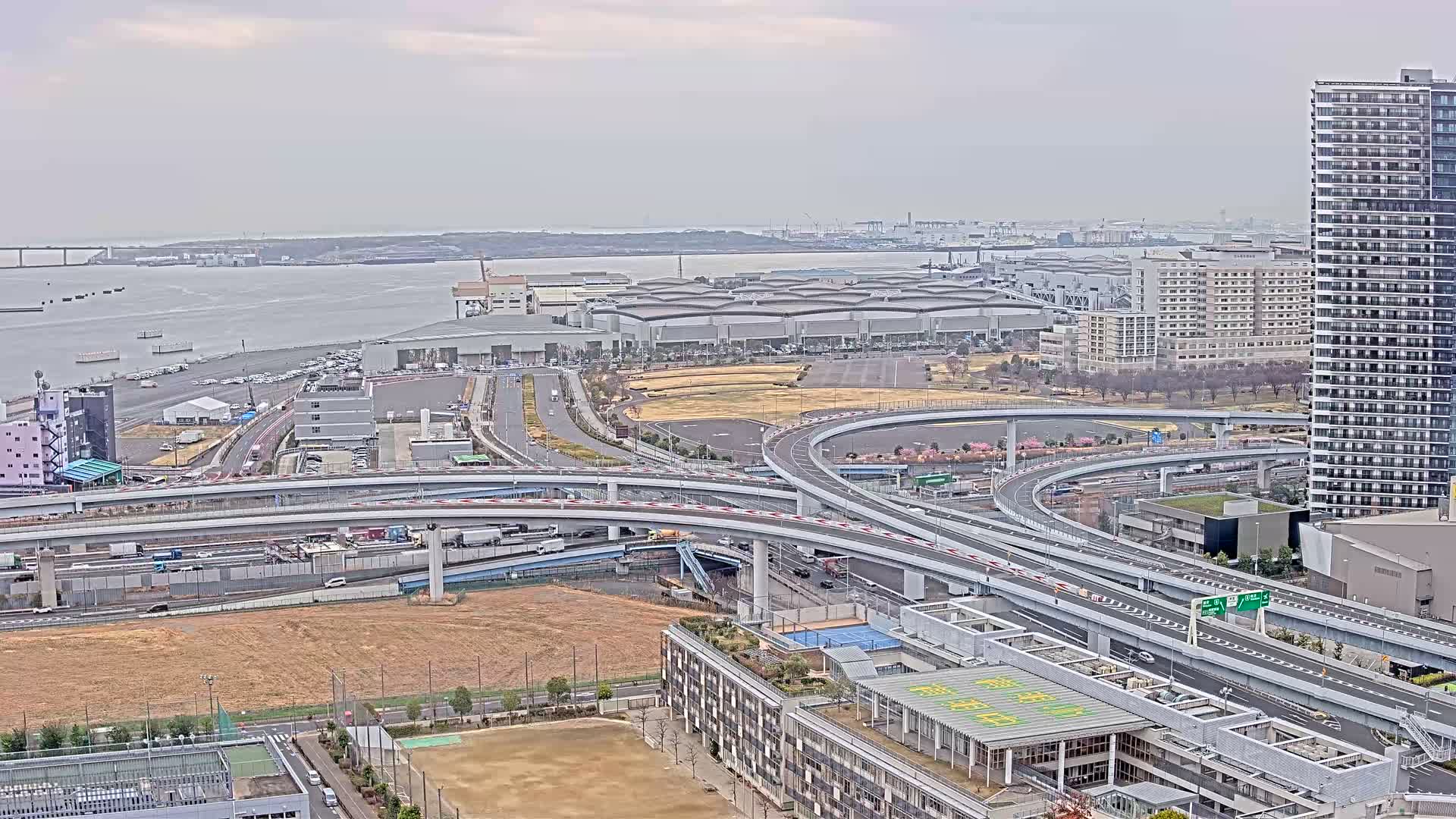 Tokyo, Shuto Expressway Route B  Shinonome Junction & Ariake Neighborhood ( 東京都・首都高速B号線 東雲ジャンクション・有明付近 ) Live Cam - 1 Chome, Ariake, Koto-ku, Tokyo, Kantō, Honshu, Japan