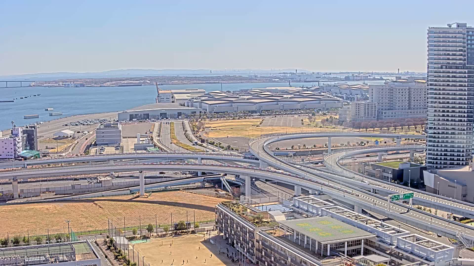 Tokyo, Shuto Expressway Route B  Shinonome Junction & Ariake Neighborhood ( 東京都・首都高速B号線 東雲ジャンクション・有明付近 ) Live Cam - 1 Chome, Ariake, Koto-ku, Tokyo, Kantō, Honshu, Japan