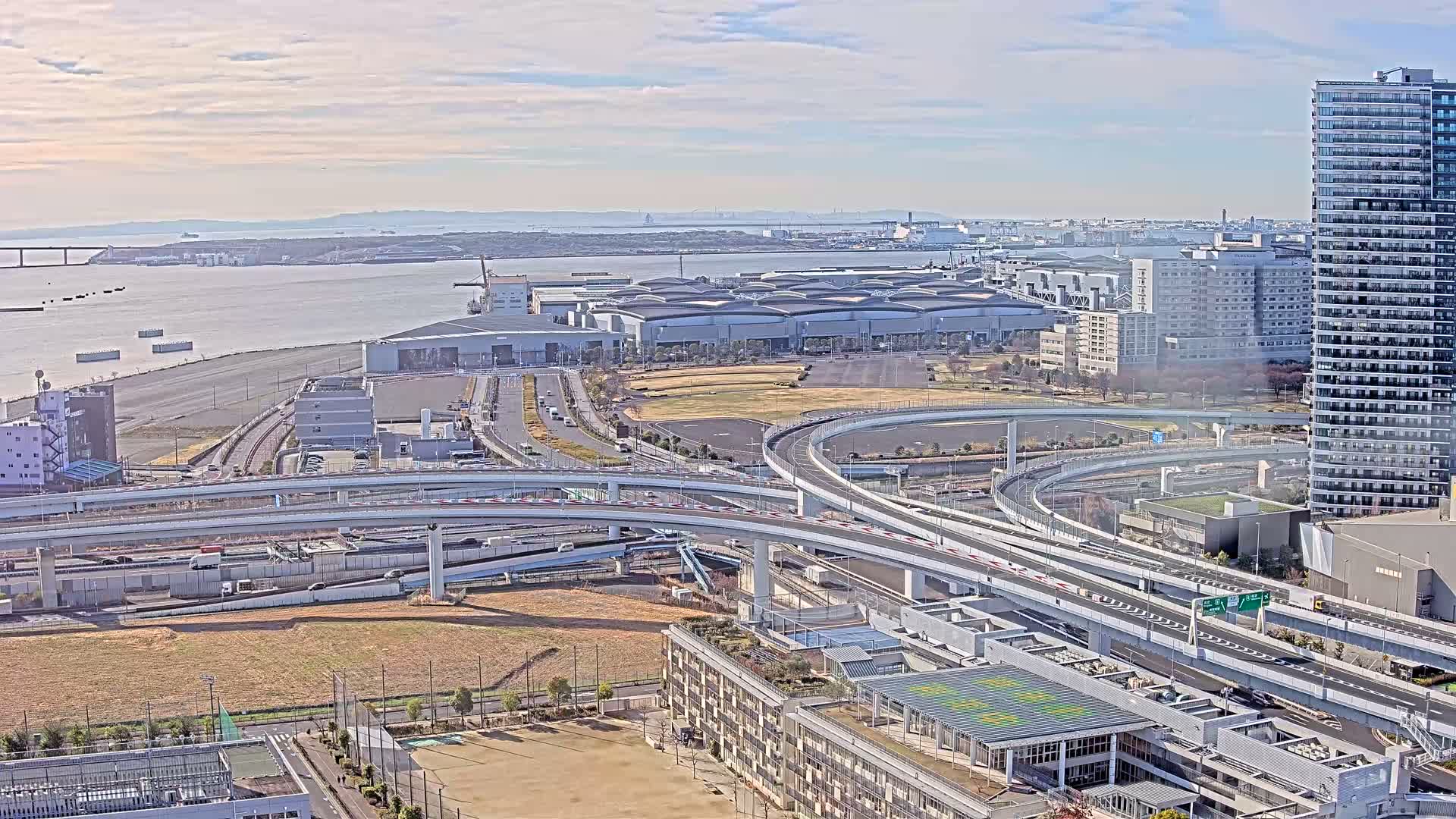 Tokyo, Shuto Expressway Route B  Shinonome Junction & Ariake Neighborhood ( 東京都・首都高速B号線 東雲ジャンクション・有明付近 ) Live Cam - 1 Chome, Ariake, Koto-ku, Tokyo, Kantō, Honshu, Japan