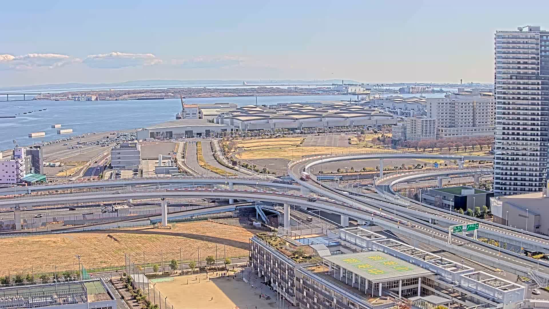 Tokyo, Shuto Expressway Route B  Shinonome Junction & Ariake Neighborhood ( 東京都・首都高速B号線 東雲ジャンクション・有明付近 ) Live Cam - 1 Chome, Ariake, Koto-ku, Tokyo, Kantō, Honshu, Japan