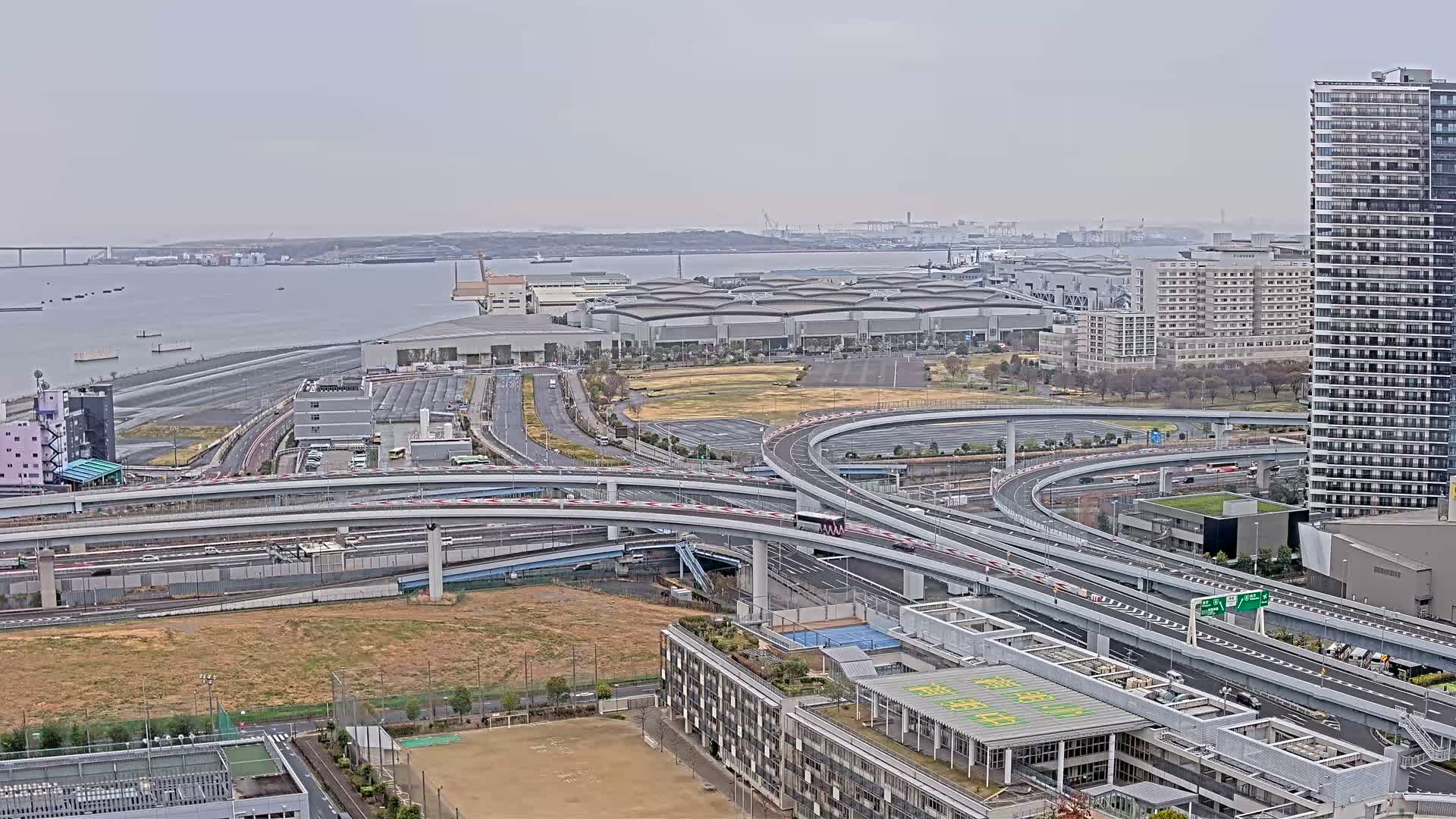 Tokyo, Shuto Expressway Route B  Shinonome Junction & Ariake Neighborhood ( 東京都・首都高速B号線 東雲ジャンクション・有明付近 ) Live Cam - 1 Chome, Ariake, Koto-ku, Tokyo, Kantō, Honshu, Japan