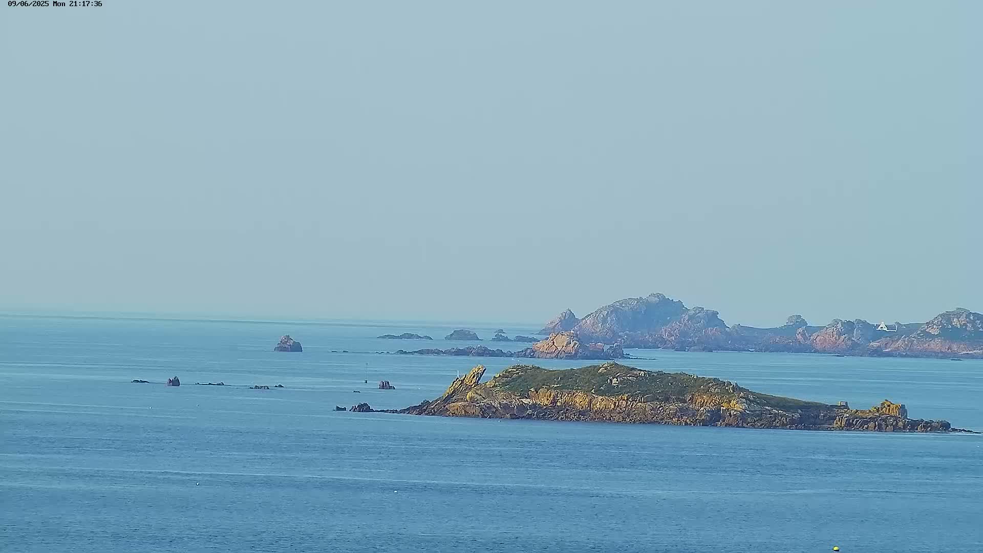 Carantec City Live Cam - Morlaix, Finistere, Bretagne, France