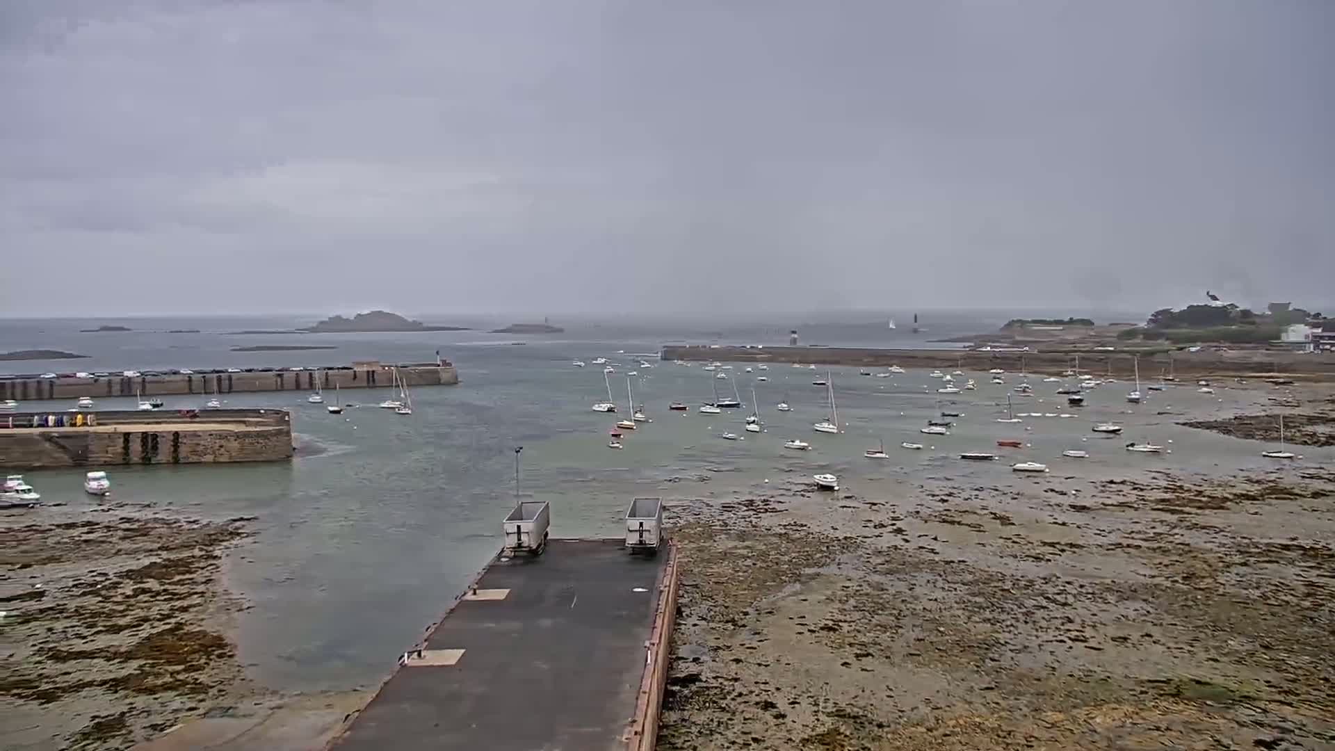 Carantec City Live Cam - Morlaix, Finistere, Bretagne, France