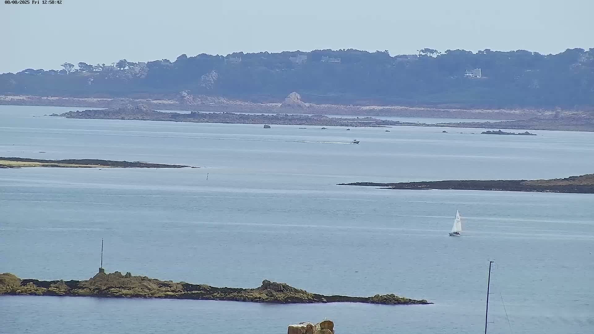 Carantec City Live Cam - Morlaix, Finistere, Bretagne, France