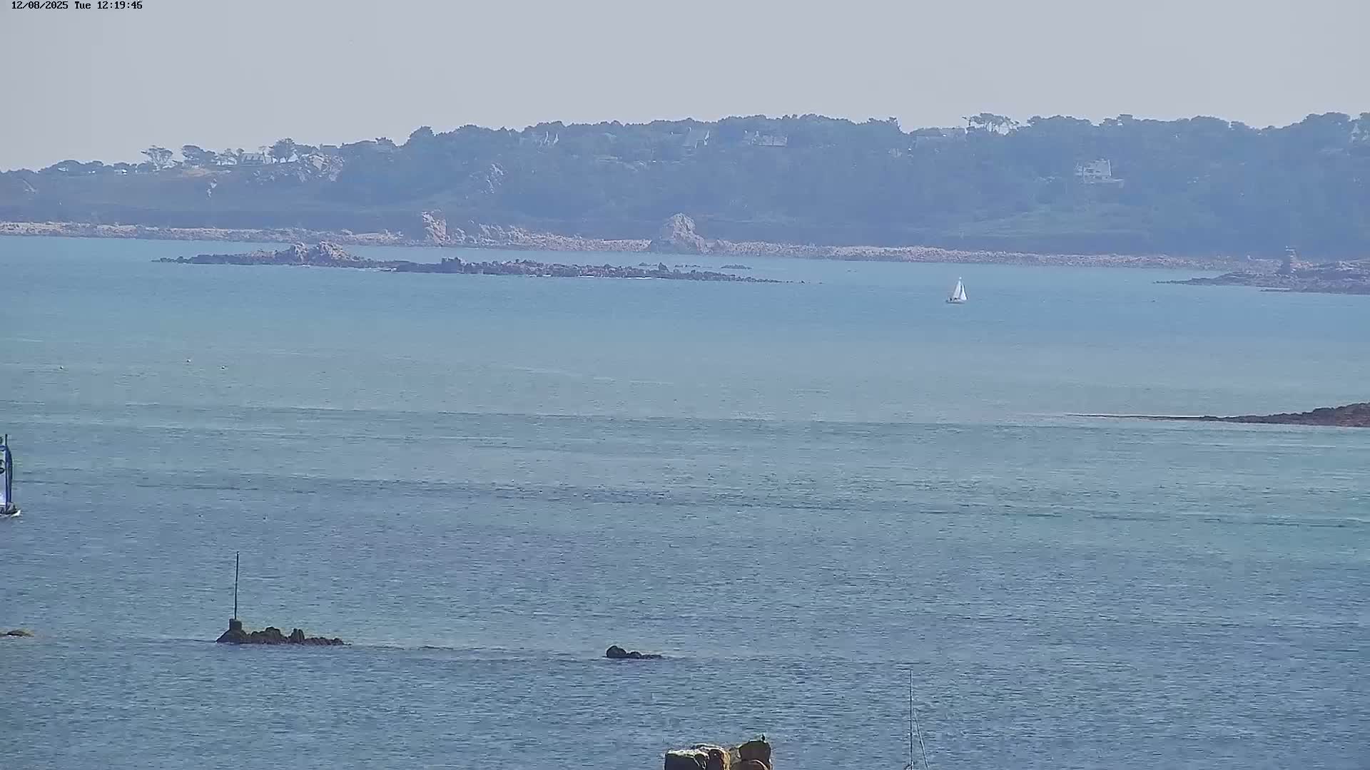 Carantec City Live Cam - Morlaix, Finistere, Bretagne, France