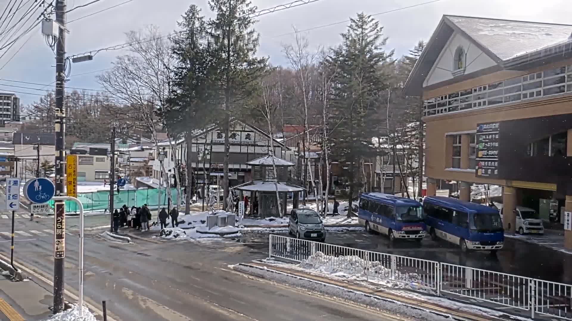 Gunma, Kusatsu , Kusatsu Onsen Bus Terminal ( 群馬県 草津温泉 草津温泉バスターミナル ) Live Cam - Kusatsu, Agatsuma-gun , Gunma, Kantō, Honshu, Japan