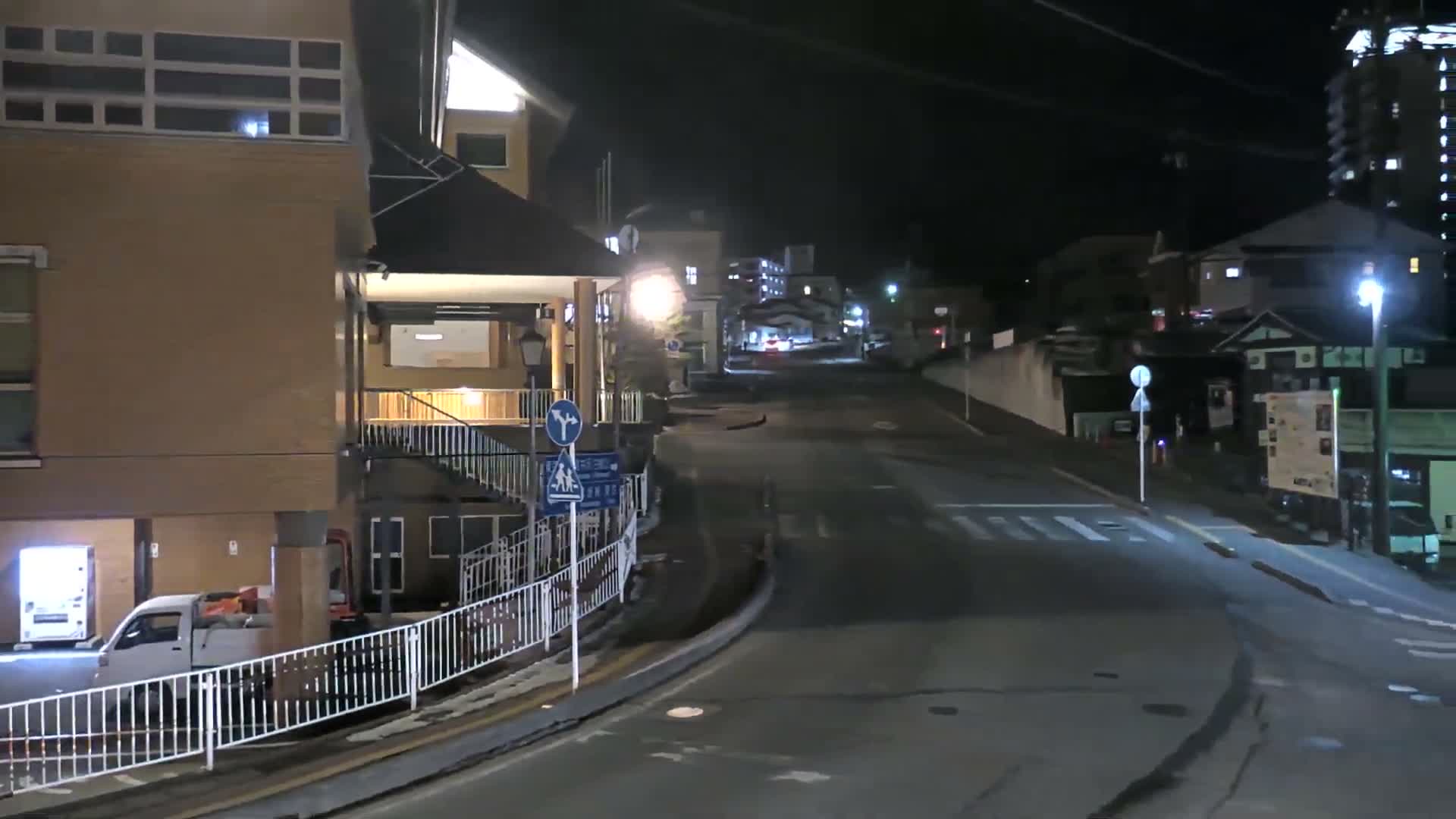 Gunma, Kusatsu , Kusatsu Onsen Bus Terminal ( 群馬県 草津温泉 草津温泉バスターミナル ) Live Cam - Kusatsu, Agatsuma-gun , Gunma, Kantō, Honshu, Japan