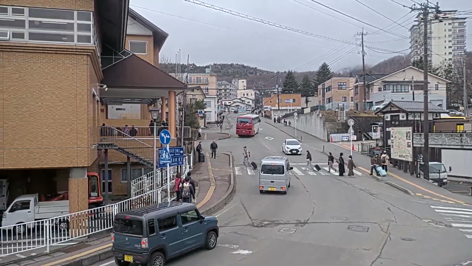Gunma, Kusatsu , Kusatsu Onsen Bus Terminal ( 群馬県 草津温泉 草津温泉バスターミナル ) Live Cam - Kusatsu, Agatsuma-gun , Gunma, Kantō, Honshu, Japan