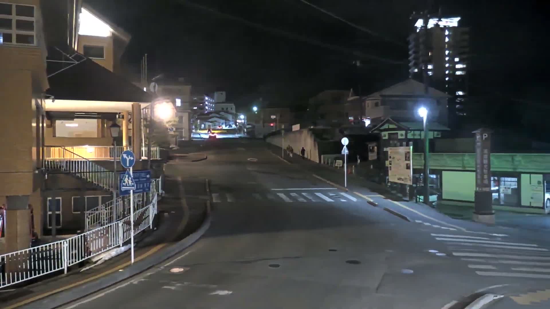 Gunma, Kusatsu , Kusatsu Onsen Bus Terminal ( 群馬県 草津温泉 草津温泉バスターミナル ) Live Cam - Kusatsu, Agatsuma-gun , Gunma, Kantō, Honshu, Japan