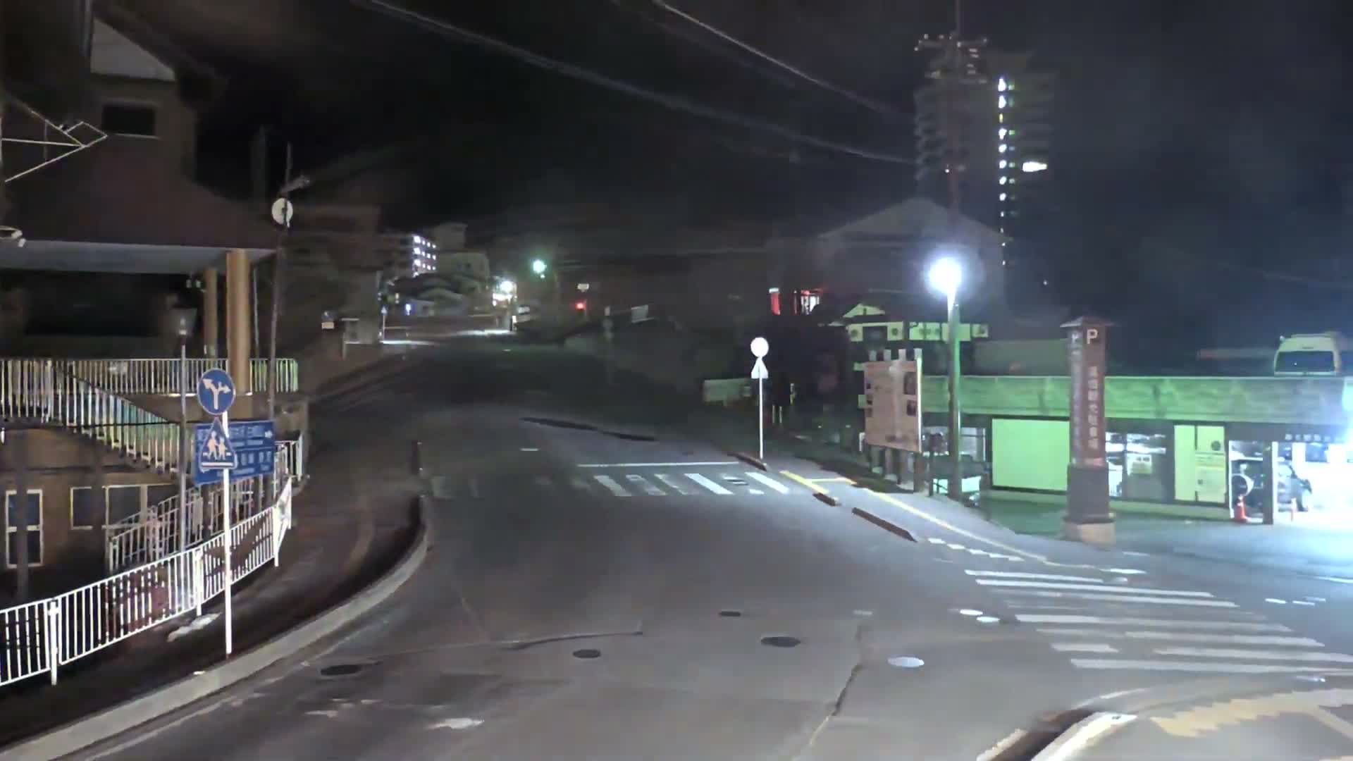 Gunma, Kusatsu , Kusatsu Onsen Bus Terminal ( 群馬県 草津温泉 草津温泉バスターミナル ) Live Cam - Kusatsu, Agatsuma-gun , Gunma, Kantō, Honshu, Japan