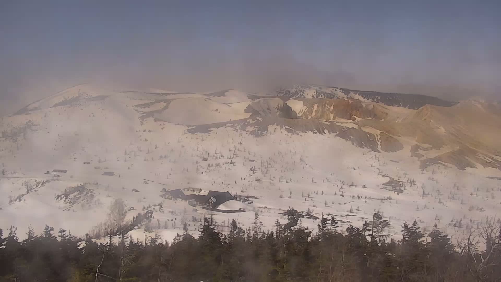 Gunma, Agatsuma, Kusatsu-Shirane Volcano Complex Yugama Volcanic Crater Lake & Yokoteyama Summit  ( 群馬・吾妻・草津白根火山群 湯釜火山湖・横手山山頂 ) Live Cam - Kusatsu, Agatsuma-gun , Gunma, Kantō, Honshu, Japan