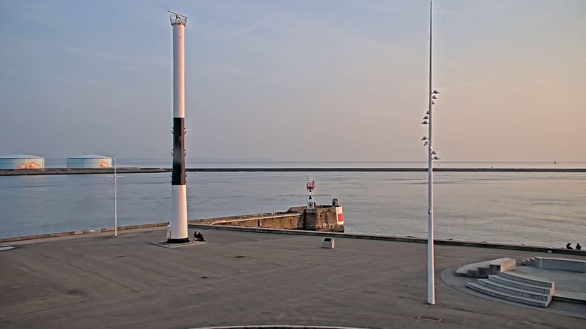 Le Havre Port Live Cam - Le Havre, Seine-Maritime, Normandie, France